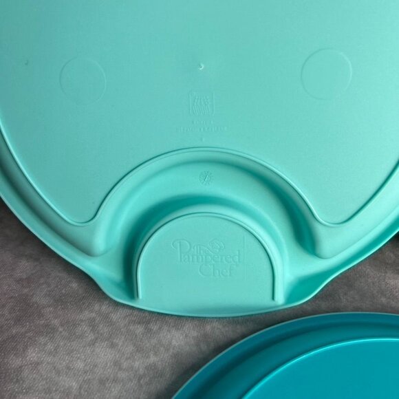 Pampered Chef Outdoor Party Plates 10" Divided Picnic Plastic #2823 Set of 6 - Picture 4 of 7